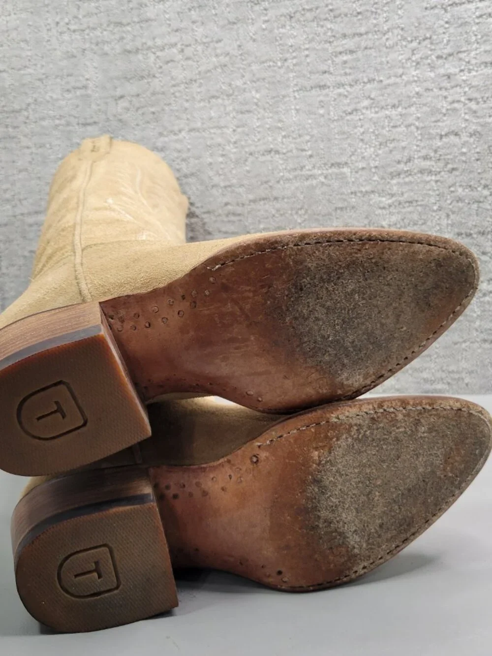 Tecovas The Abby Women's Size US 5B Driftwood Suede Cowgirl Boots.